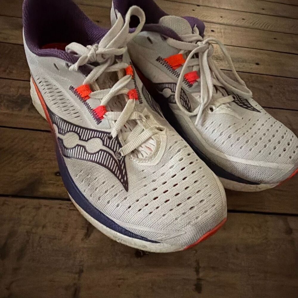 Saucony Endorphin Speed 4 White Viziorange size 7